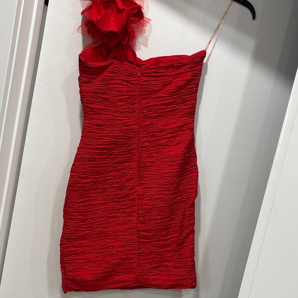 Vintage Elegant Red One-Shoulder Dress - Picture 4 of 5